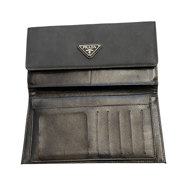 Prada Black Wallet - Picture 3 of 5
